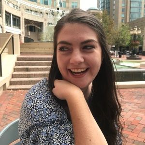 Meet your Posher, Danae